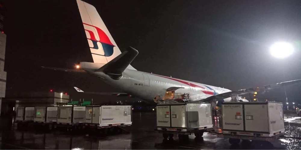 Thêm hơn 50.000 lọ thuốc điều trị Covid-19 Remdesivir về Việt Nam. Thêm hơn 50.000 lọ thuốc điều trị Covid-19 Remdesivir về Việt Nam.