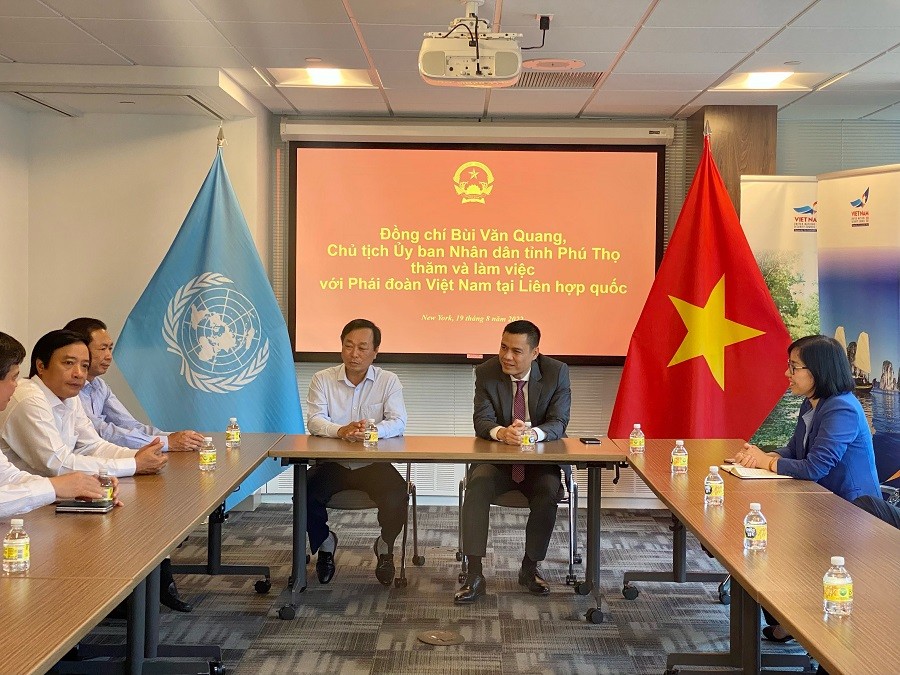 Phái đoàn Việt Nam tại Liên hợp quốc đón đoàn Chủ tịch UBND tỉnh Phú Thọ thăm và làm việc tại New York. 