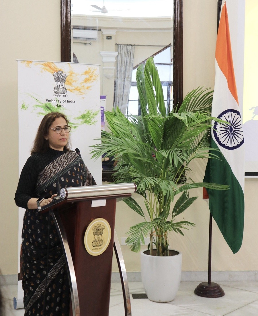 Bà Rachna Srivastav - Bí thư thứ Nhất Đại sứ quán Ấn Độ tại Việt Nam, Quyền Giám đốc Trung tâm Văn hóa Swami Vivekananda tại Hà Nội. 