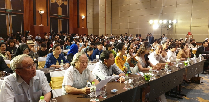 lan dau tien to chuc hoa hau kinh do asean 2020