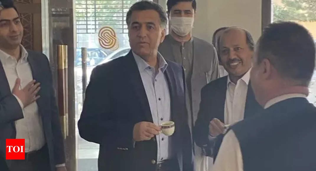 Giám đốc Cơ quan Tình báo Liên ngành (ISI) của Pakistan, Trung tướng Faiz Hamid đến thủ đô Kabul của Afghanistan, ngày 4/9. (Nguồn: Twitter)