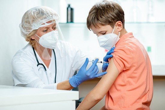 Hãng Pfizer hy vọng có vaccine cho trẻ em từ 5-11 tuổi sớm nhất vào cuối mùa Thu. (Nguồn: Reuters)