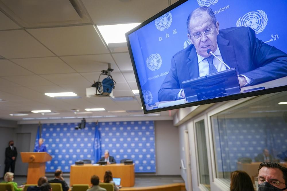 Ngoại trưởng Nga Sergey Lavrov phát biểu tại họp báo bên lề Đại hội đồng Liên hợp quốc khóa 76 tại New York, Mỹ ngày 25/9. (Nguồn: AP)