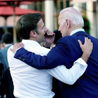 Tổng thống Mỹ 'gặp đột xuất' người đồng cấp Pháp, bàn chuyện gì?