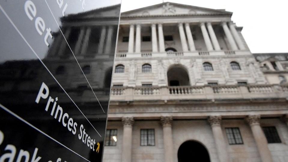 Anh nỗ lực cứu thị trường tài chính