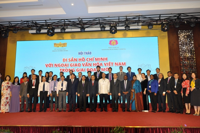 hon 100 dai bieu tham du hoi thao ve di san ho chi minh voi ngoai giao van hoa