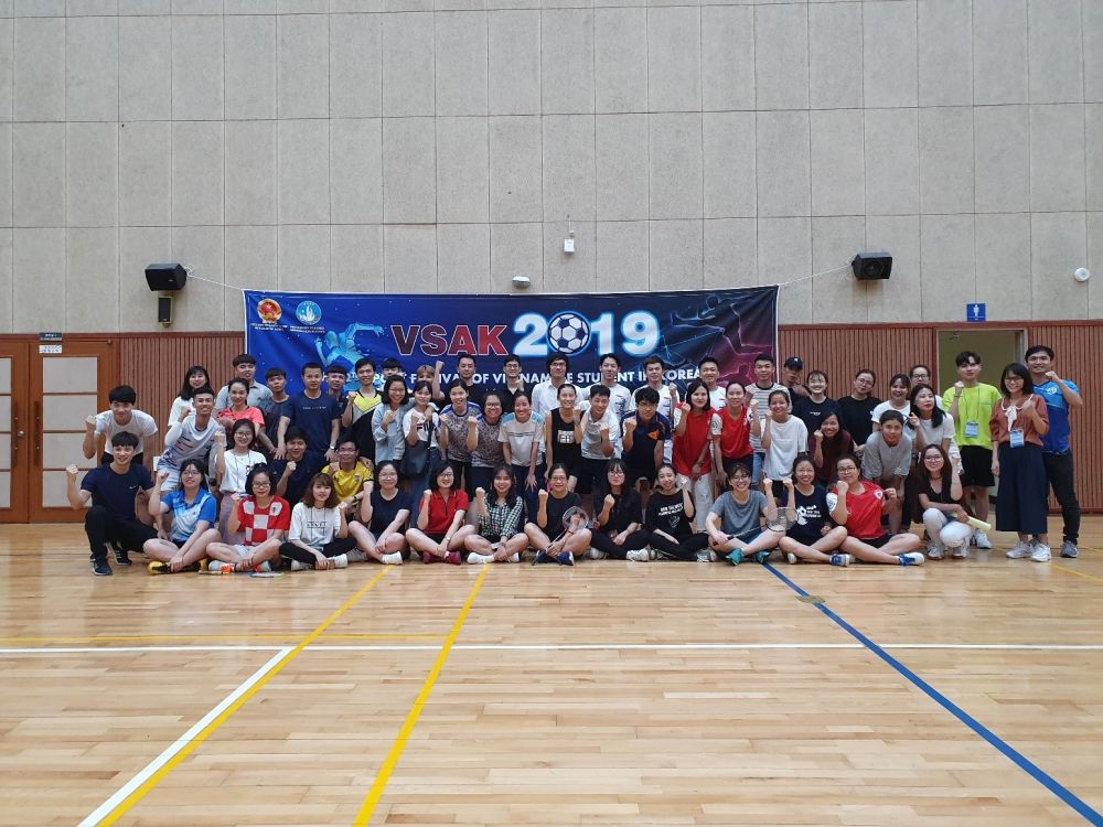 Xây dựng và nâng cao bản lĩnh chính trị cho du học sinh