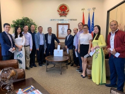 Tổng Lãnh sự quán Việt Nam tại Houston hướng về đồng bào miền Trung bị lũ lụt