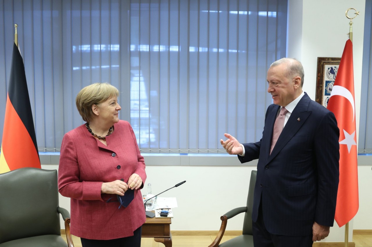 Thủ tướng Đức Angela Merkel và Tổng thống Thổ Nhĩ Kỳ Recep Tayyip Erdoğan bên lề cuộc họp NATO tại Brussels, Bỉ ngày 15/6/2021. (Nguồn: AA)