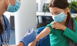 Covid-19 thế giới ngày 30/10: Số ca tử vong vượt mốc 5 triệu; Chênh lệch thống kê ca tử vong ở Nga; Trung Quốc lo dịch bệnh tái bùng phát