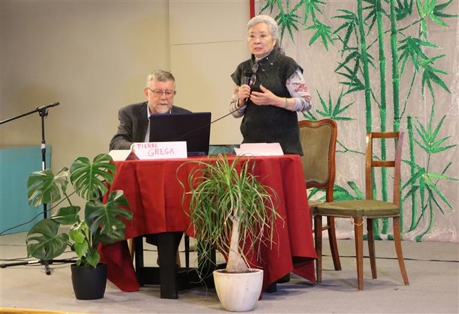 Trần Tố Nga kể về hành trình khởi kiện 26 tập đoàn công nghiệp của Mỹ được cho rằng đã sản xuất chất độc và đem đến thử nghiệm trong chiến tranh Việt Nam. (Nguồn: TTVXN) Trần Tố Nga kể về hành trình khởi kiện 26 tập đoàn công nghiệp của Mỹ được cho rằng đã sản xuất chất độc và đem đến thử nghiệm trong chiến tranh Việt Nam. (Nguồn: TTVXN)