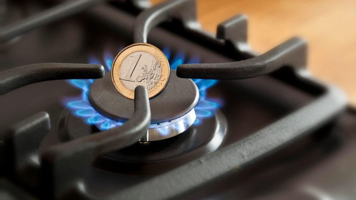 khung hoang nang luong thuyet am muu vu khi trong tay ai