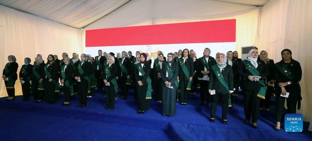 Ngày 19/10, gần 100 thành viên nữ trong Hội đồng Nhà nước Ai Cập đã tuyên thệ nhậm chức, trở thành những nữ thẩm phán đầu tiên tại một trong những cơ quan tư pháp chính của quốc gia Bắc Phi này. (Nguồn: Tân Hoa xã)