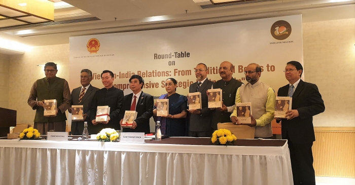 ra mat sach ho chi minh voi an do tai new delhi va kolkata