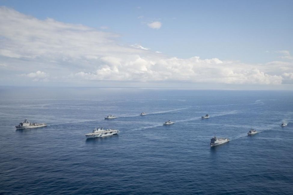 Mặc thế giới ‘sốt vó’ với  bầu cử Mỹ, các nước rủ nhau... tập trận