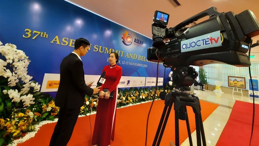 tuyen truyen hoi nghi asean 37 vuot ap luc de tao su chuyen nghiep