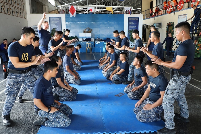 “Ngoại giao tuần duyên” của Tổng thống Duterte ngoai giao tuan duyen cua tong thong duterte