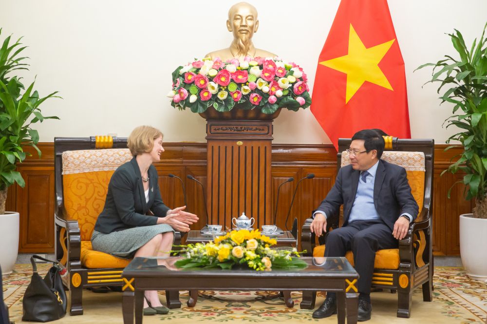 Phó Thủ tướng Phạm Bình Minh tiếp Đại sứ New Zealand Wendy Matthews chào từ biệt