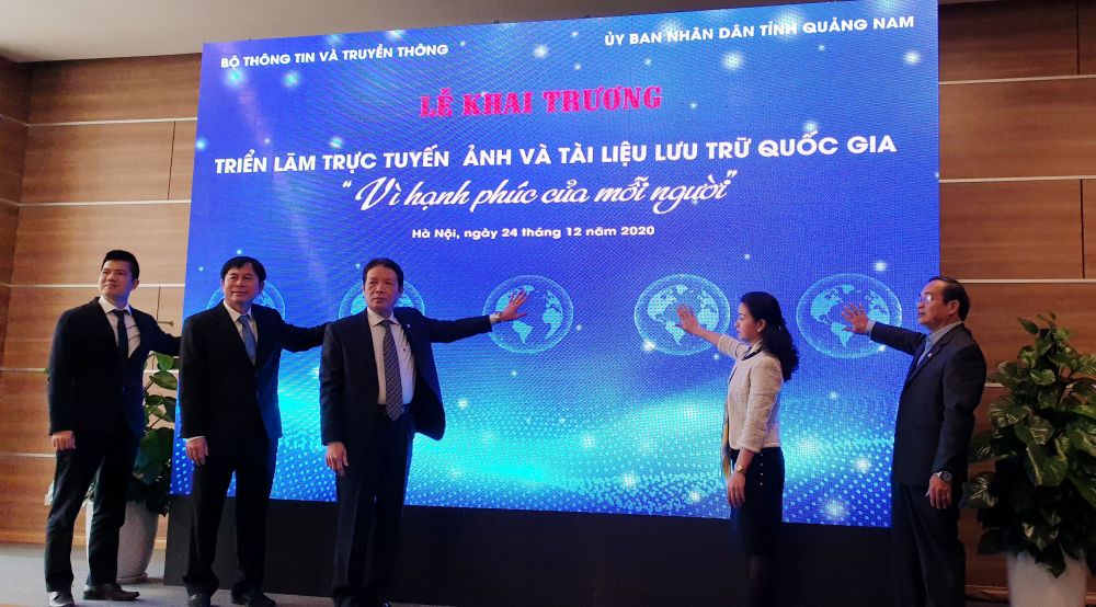 Triển lãm ảnh và tài liệu lưu trữ thành tựu bảo đảm và thúc đẩy quyền con người ở Việt Nam với tên gọi “Vì Hạnh phúc của mỗi người”.