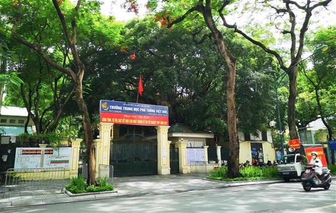 Toàn bộ học sinh của Trường THPT Việt Đức, quận Hoàn Kiếm sẽ học trực tuyến từ ngày 27/12. (Nguồn: TTXVN)