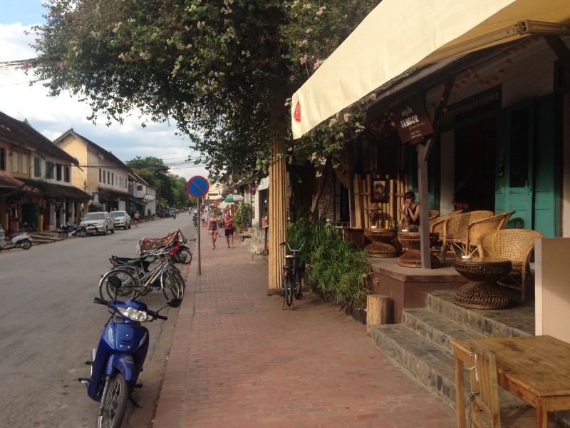 dong nam a khien toi mo long minh