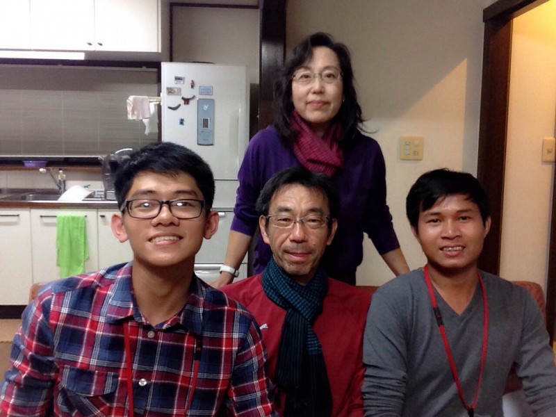 tren ban com nguoi nhat