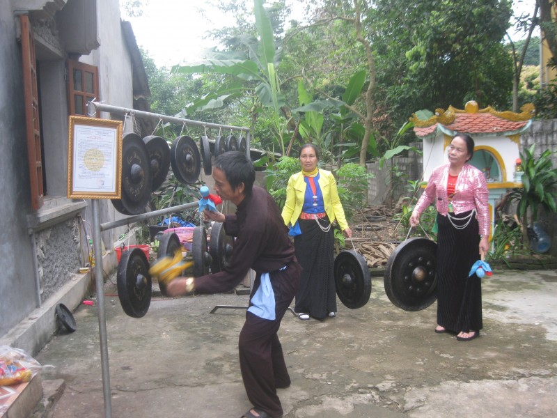 mo muong va tieng cong chieng mua xuan