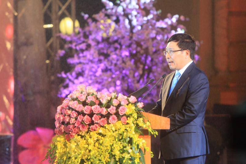 khai mac xuan que huong 2016