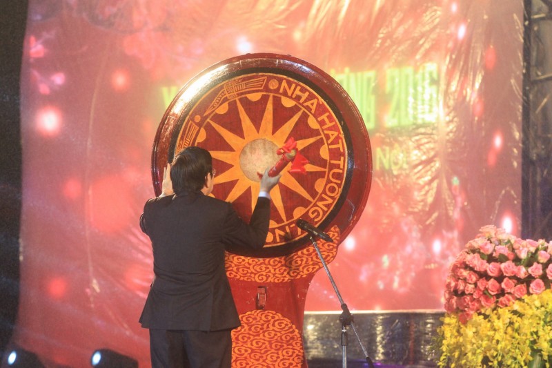 khai mac xuan que huong 2016