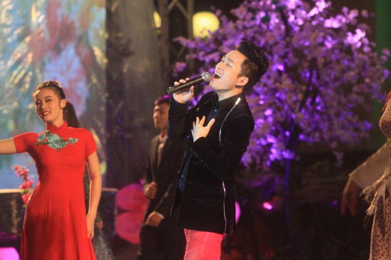 khai mac xuan que huong 2016