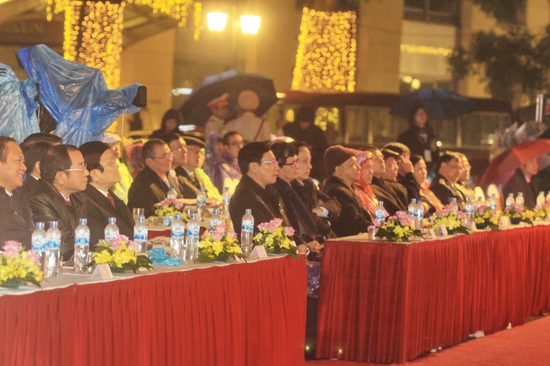 khai mac xuan que huong 2016