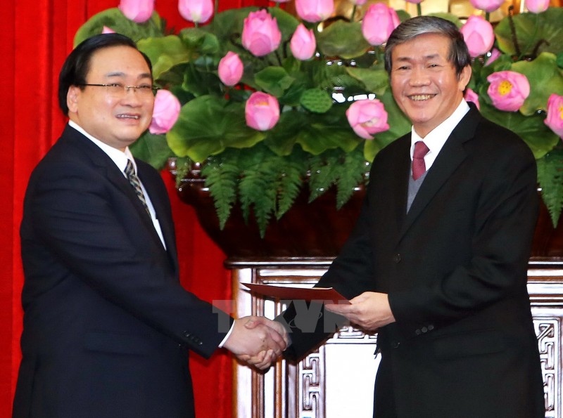 ong hoang trung hai giu chuc bi thu thanh uy ha noi