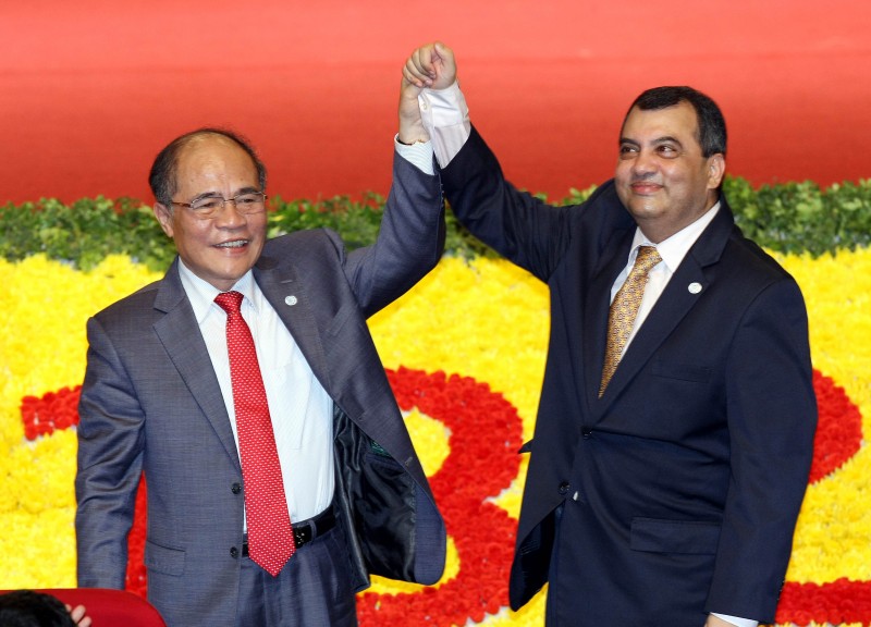 Phía sau thành công của IPU-132 phia sau thanh cong cua ipu 132