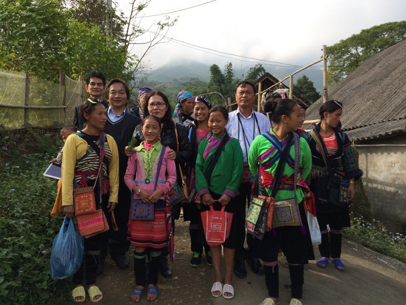 ban linh viet lam nen ty phu dat lao