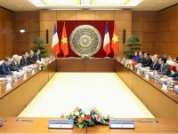 quoc hoi phap thong qua luat thanh loc bo may chinh tri