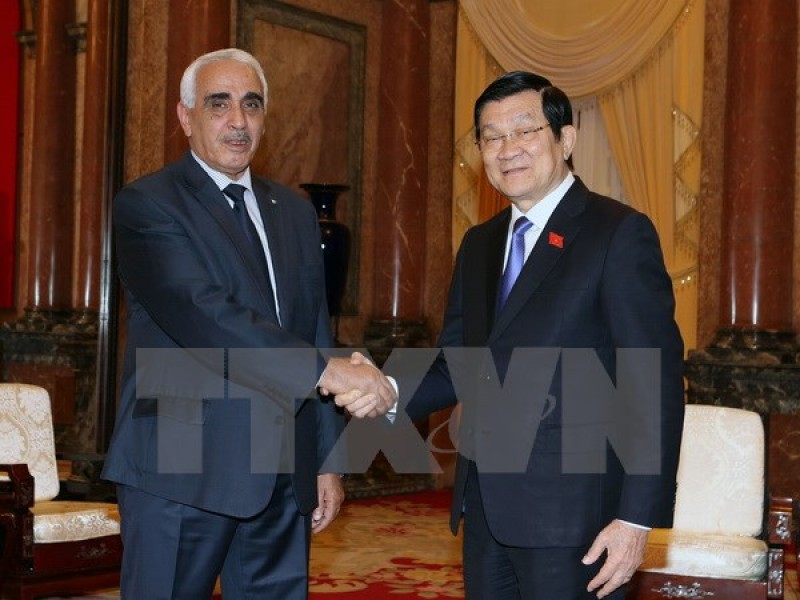 chu tich nuoc tiep chanh an thu nhat toa an toi cao algeria