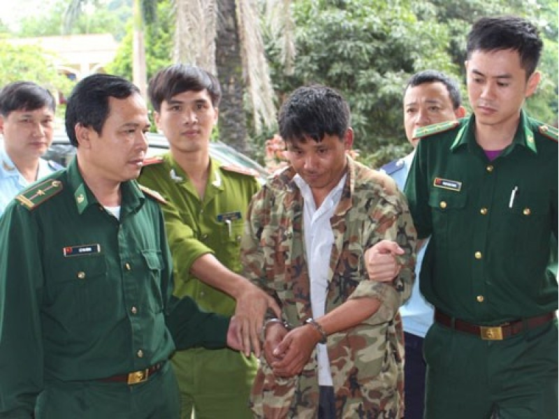 Trao tặng bằng khen cho nhiều thành viên lực lượng an ninh Lào