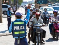 cac thuyen vien bi ket o maldives sap duoc ve nuoc