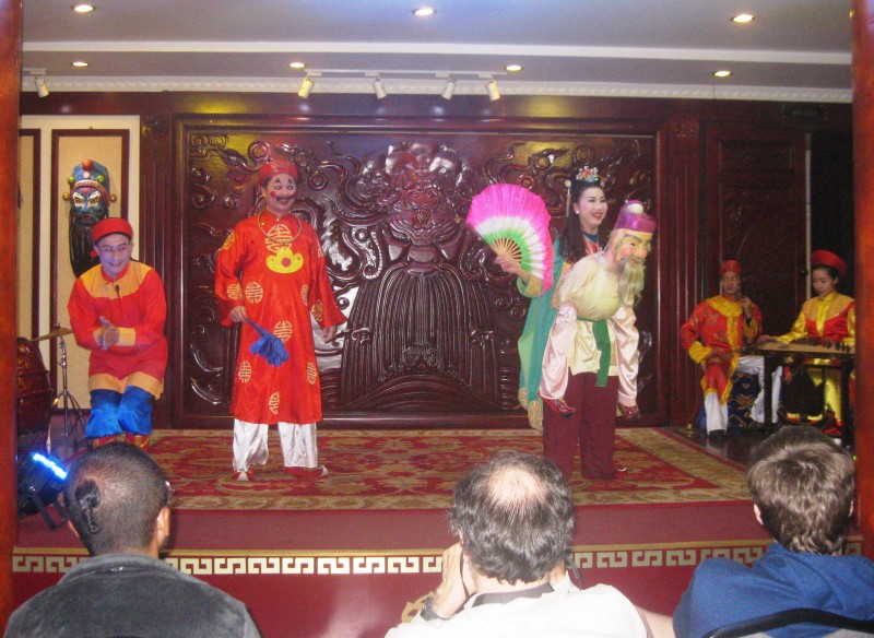 gioi tre viet ai nghe hat tuong