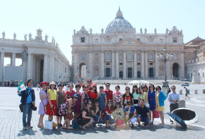 du khach viet va hinh anh quoc gia