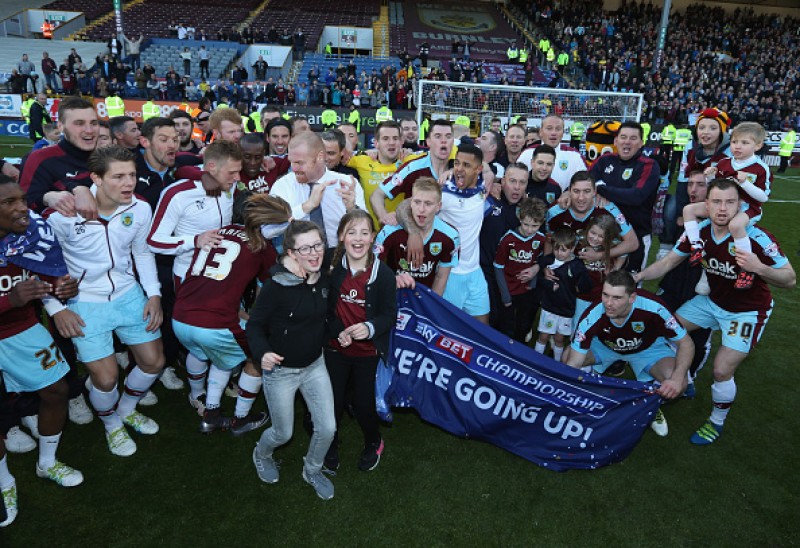 Burnley chính thức trở lại Premier League burnley chinh thuc tro lai premier league