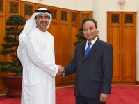 dsq viet nam tai uae giai cuu co gai bi ep ban dam