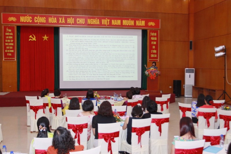 nang cao vai tro can bo nu dia phuong trong hoi nhap quoc te