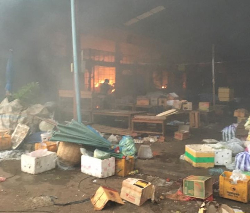 Cơ quan chức năng Việt-Lào khắc phục hậu quả cháy chợ Pakse co quan chuc nang viet lao khac phuc hau qua chay cho pakse