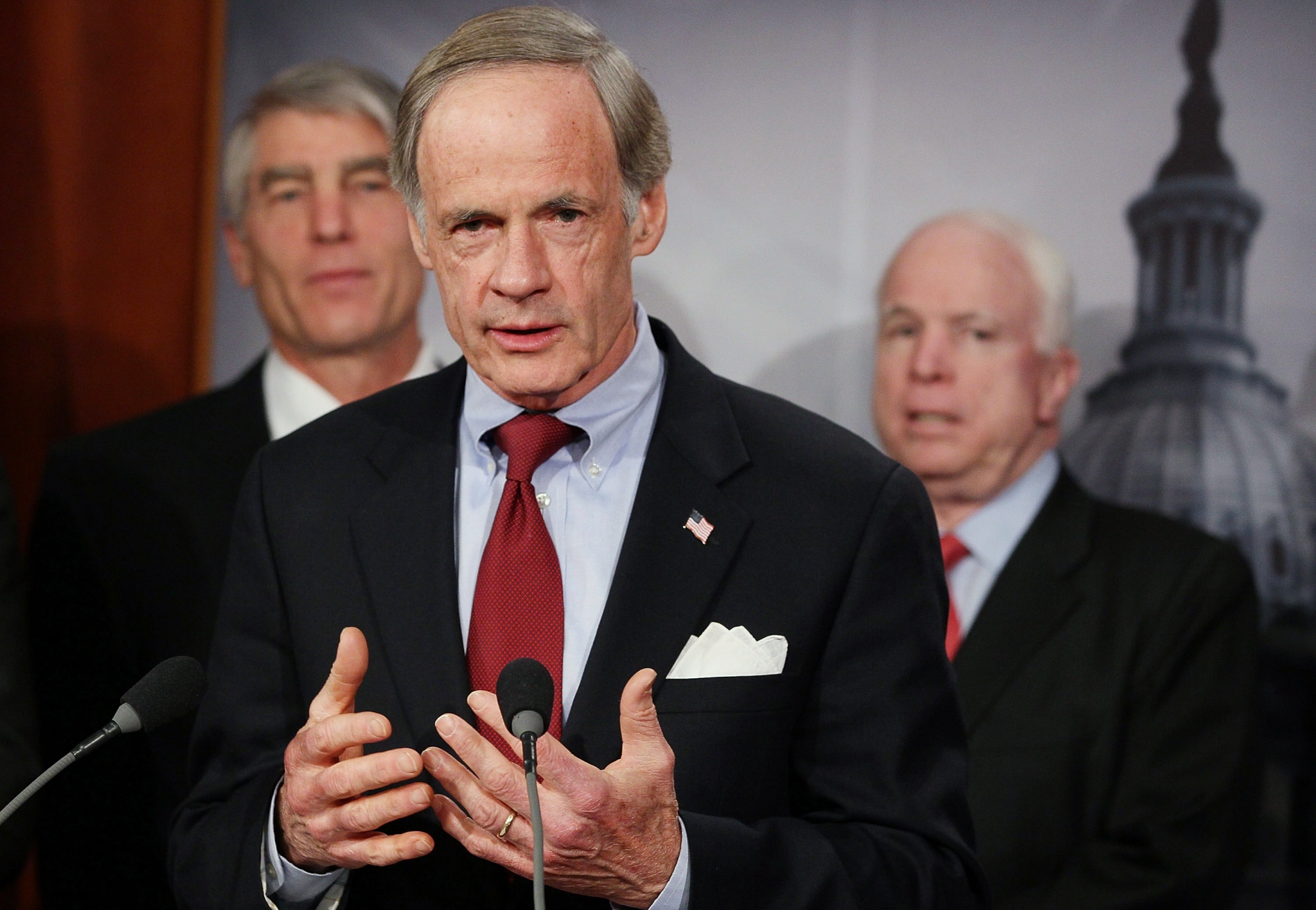 pho chu tich quoc hoi phung quoc hien tiep doan nghi sy hoa ky