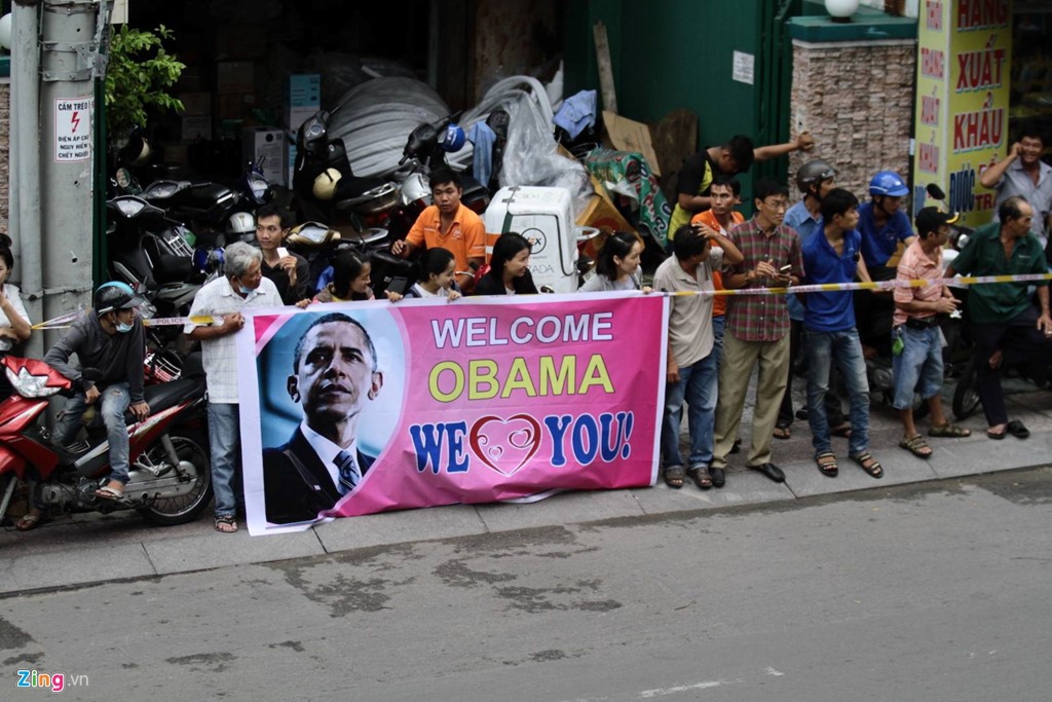 tong thong obama le phat o chua ngoc hoang