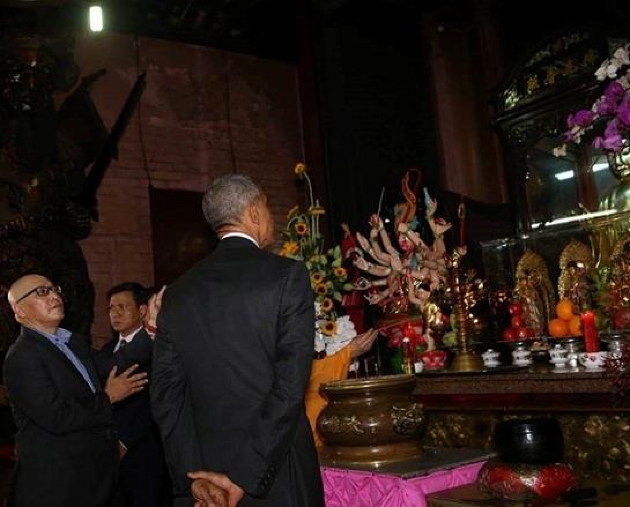 tong thong obama le phat o chua ngoc hoang