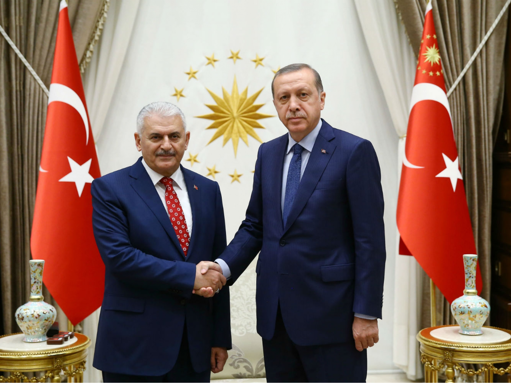 tong thong tho nhi ky thau tom quyen luc