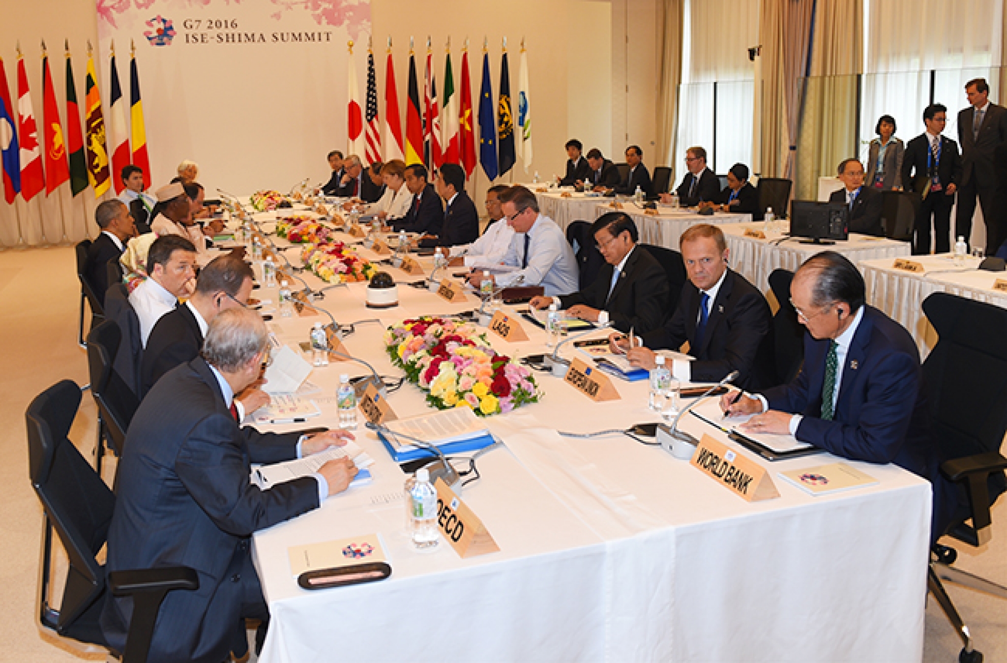 Thủ tướng kết thúc tốt đẹp chuyến tham dự Hội nghị thượng đỉnh G7 mở rộng và thăm Nhật Bản thu tuong ket thuc tot dep chuyen tham du hoi nghi thuong dinh g7 mo rong va tham nhat ban