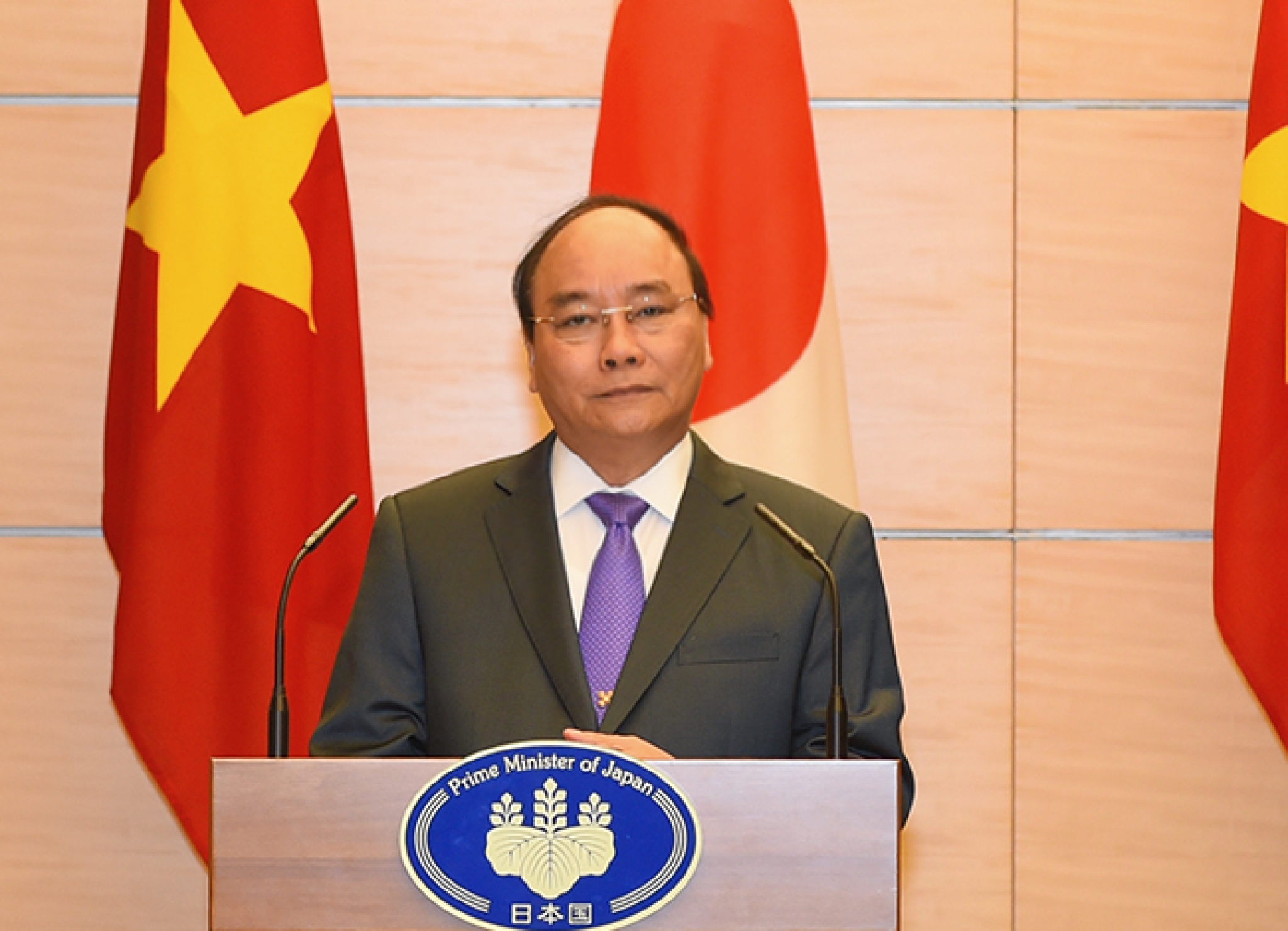 thu tuong phat bieu voi bao chi sau hoi dam voi thu tuong nhat ban